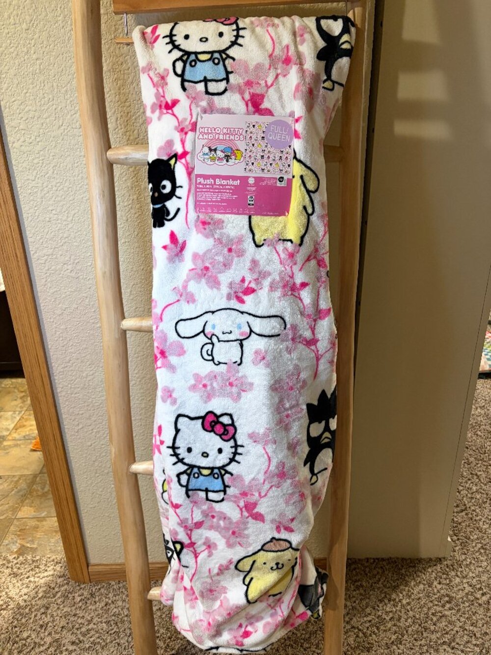 Hello Kitty and Friends Sanrio Pink Floral Plush Blanket Full Queen 90x90 NWT